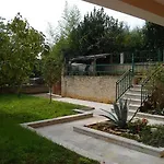 In With Terrace, Wifi Apartman *