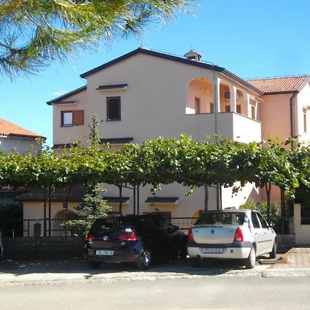 Apartmán In With Terrace, Wifi *